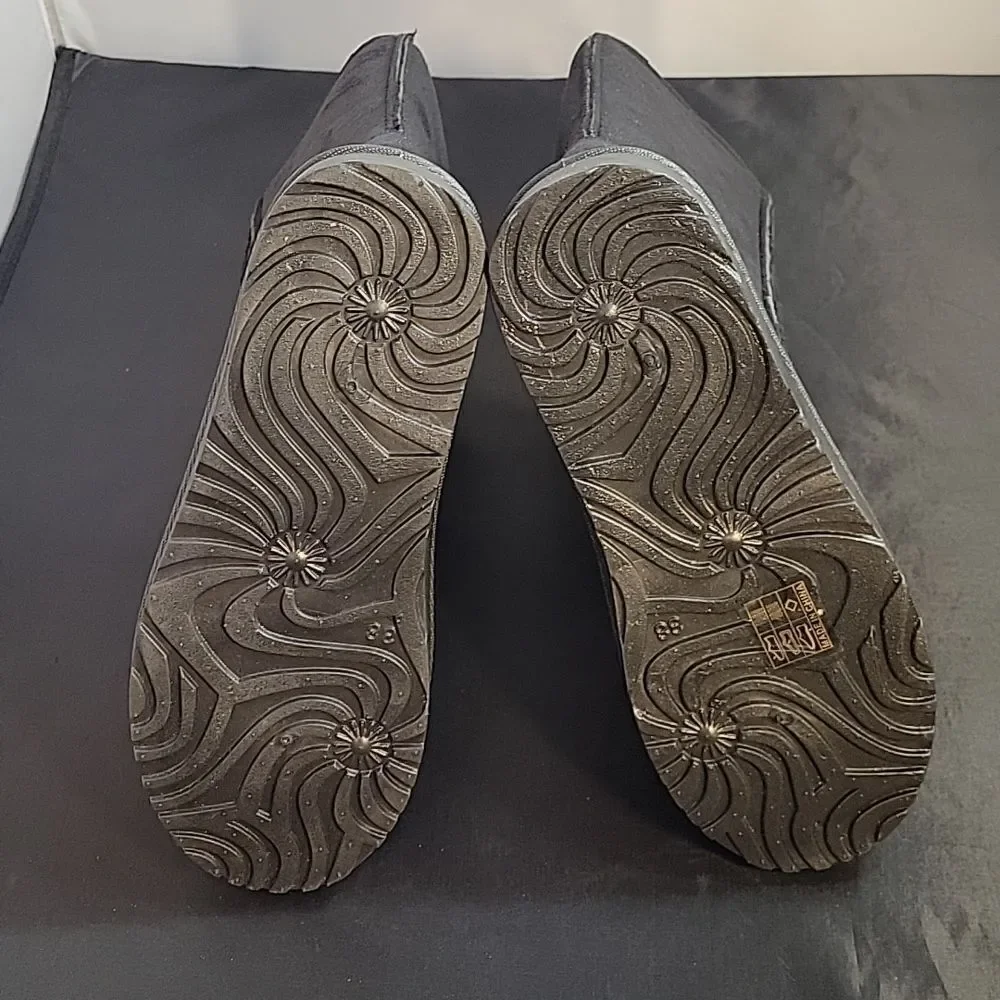 BRAND NEW SBVP PILEDLINED WEATHER SUEDE BOOTIES